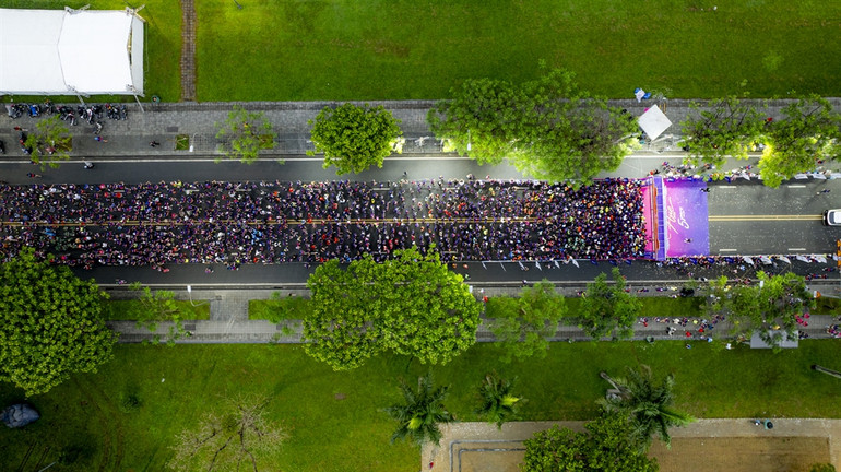 Sôi động Giải VnExpress Marathon Huế 2025 ảnh 7