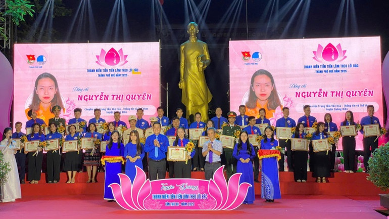 20 tập thể, 34 gương thanh niên tiên tiến được tuyên dương lần này là những tập thể, tấm gương tiêu biểu, xuất sắc. 20 tập thể, 34 gương thanh niên tiên tiến được tuyên dương lần này là những tập thể, tấm gương tiêu biểu, xuất sắc.