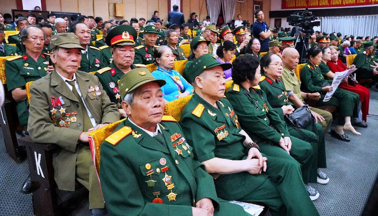Các đại biểu cựu chiến binh tham dự tại lễ kỷ niệm.