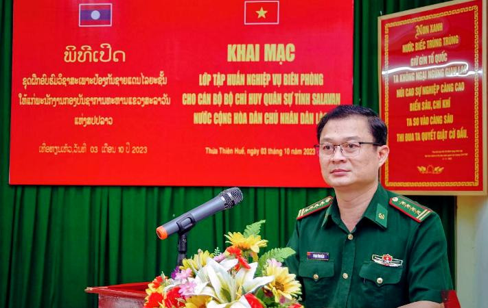 Đại tá Phạm Tùng Lâm, Chính ủy Bộ đội Biên phòng Thừa Thiên Huế phát biểu tại buổi khai mạc. (Ảnh: Võ Tiến)