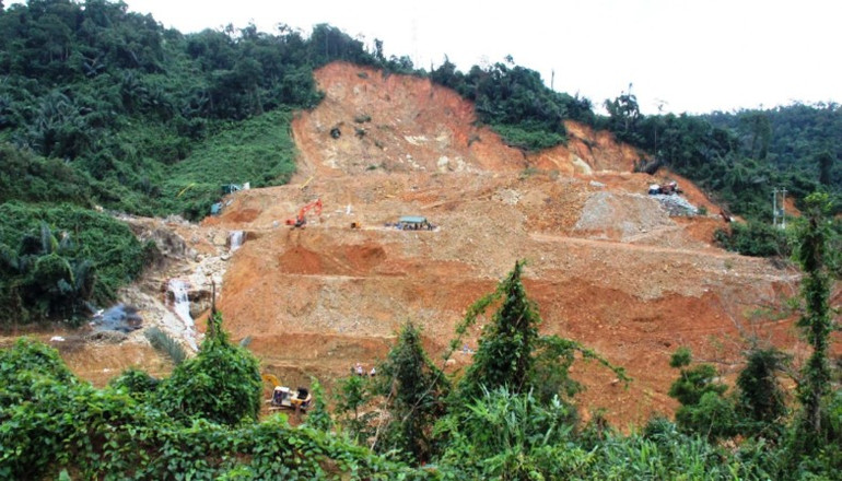 Đề phòng nguy cơ cao xảy ra lũ quét trên các sông, suối nhỏ, sạt lở đất do mưa lớn.