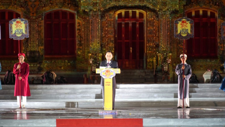 Thay mặt lãnh đạo Đảng, Nhà nước, đồng chí Bí thư Trung ương Đảng, Trưởng Ban đối ngoại Trung ương Lê Hoài Trung phát biểu tại lễ khai mạc.