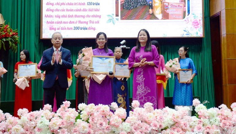 Đây là dịp để tôn vinh, biểu dương các cá nhân phụ nữ có nhiều đóng góp, những hành động, việc làm đem lại lợi ích cho cộng đồng xã hội.