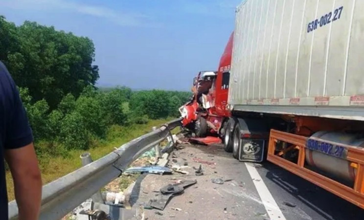 Cục Cảnh sát giao thông cho hay, các nạn nhân đều ngồi trên ô-tô con biển số 36A-485.67.