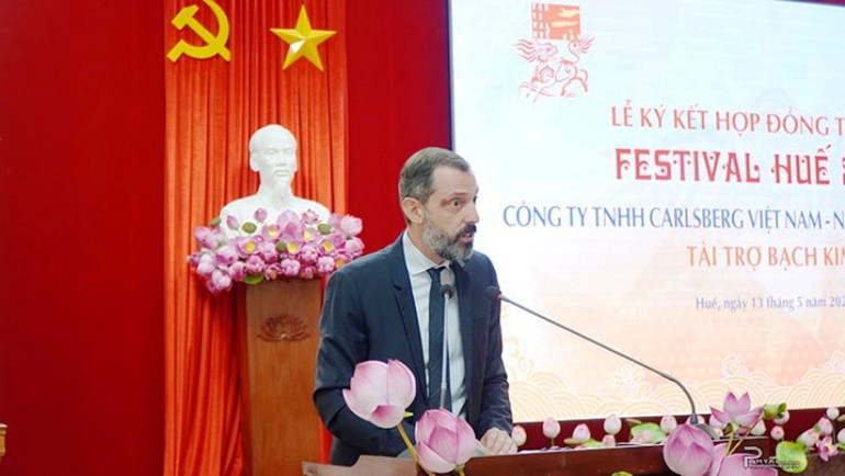 Giám đốc Marketing Carlsberg Việt Nam Branimir Bratanov chia sẻ tại buổi lễ ký kết.