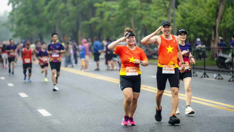 Sôi động Giải VnExpress Marathon Huế 2025 ảnh 22