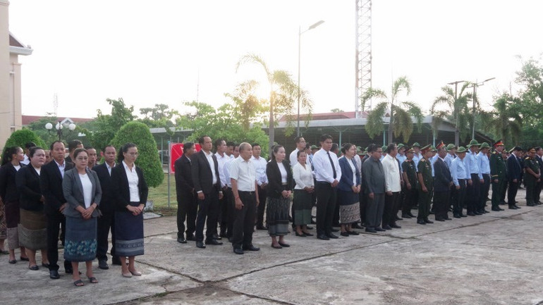 Các đại biểu tham dự tại buổi lễ.