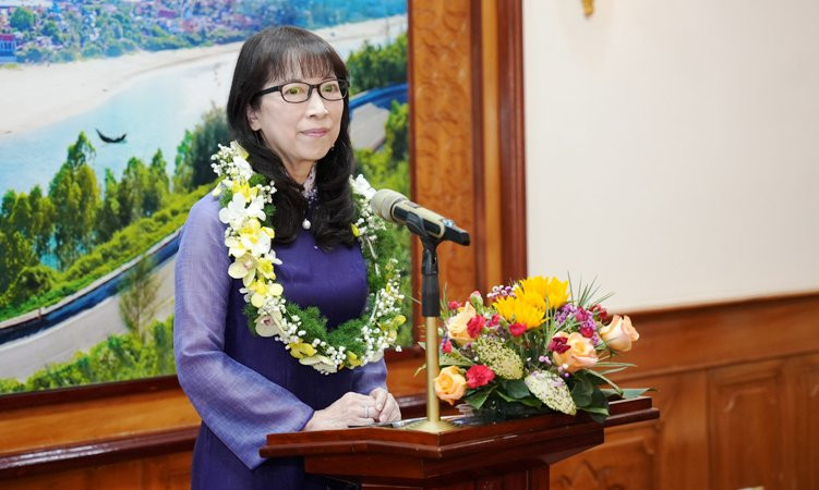 Bà Kazuyo Watanabe phát biểu tại lễ nhận danh hiệu "Công dân danh dự tỉnh Thừa Thiên Huế”.