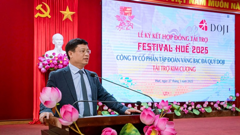 Phó Chủ tịch Thường trực Ủy ban nhân dân thành phố Nguyễn Thanh Bình phát biểu tại lễ ký. Phó Chủ tịch Thường trực Ủy ban nhân dân thành phố Nguyễn Thanh Bình phát biểu tại lễ ký.