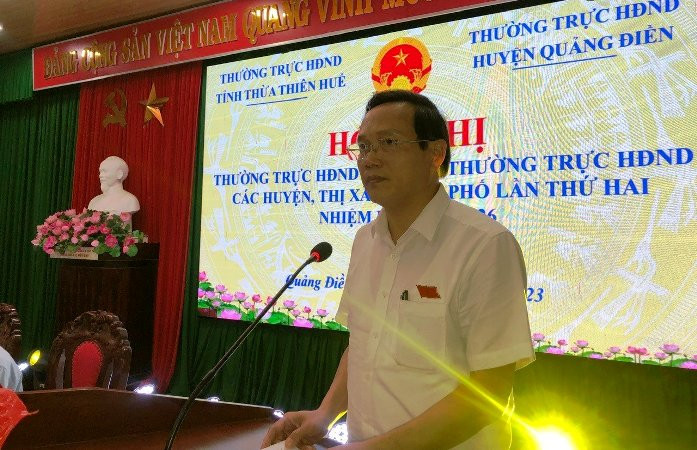 Phó Chủ tịch Thường trực Hội đồng nhân dân tỉnh Nguyễn Quang Tuấn phát biểu đề dẫn hội nghị. (Ảnh :TB)