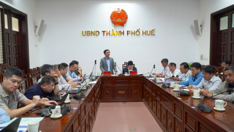 Phó Cục trưởng Cục Giám định Nhà nước về chất lượng công trình xây dựng Hà Huy Hà dẫn đầu Đoàn công tác của hội đồng làm việc với lãnh đạo và các ban, ngành của thành phố Huế.