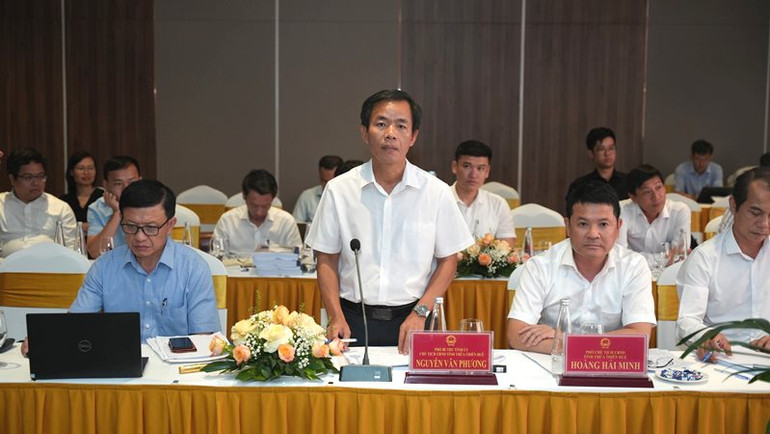 Chủ tịch Ủy ban nhân dân tỉnh Thừa Thiên Huế Nguyễn Văn Phương giải trình, tiếp thu ý kiến của đoàn công tác.