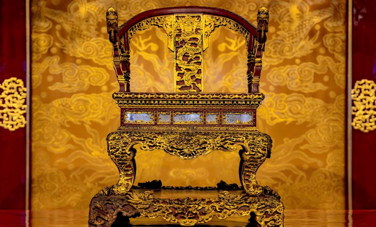 Trung tâm Bảo tồn di tích cố đô Huế đã đưa ngai vua triều Nguyễn về kho bảo quản, đồng thời trưng bày bản phục chế để tiếp tục phục vụ du khách.