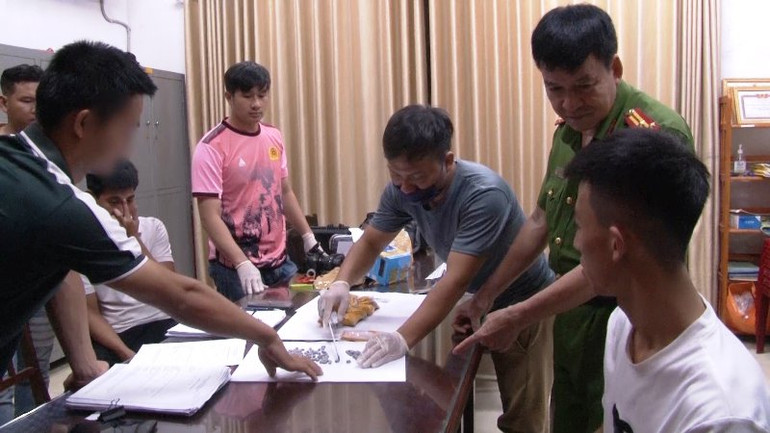 Cơ quan Cảnh sát điều tra Công an thành phố Huế đang tiếp tục điều tra mở rộng vụ án. Cơ quan Cảnh sát điều tra Công an thành phố Huế đang tiếp tục điều tra mở rộng vụ án.