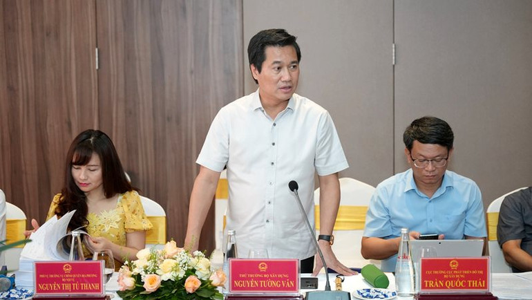 Thứ trưởng Xây dựng Nguyễn Tường Văn kết luận buổi làm việc.