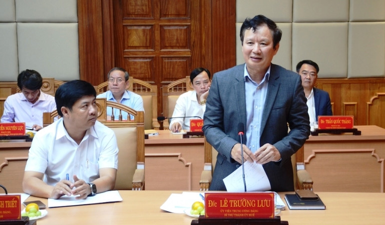 Bí thư Thành ủy Huế Lê Trường Lưu phát biểu trao đổi tại hội nghị (ảnh: ĐQ).