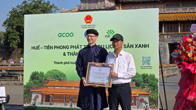 Hội đồng Công trình Xanh Việt Nam trao chứng nhận công trình xanh LOTUS cho công trình Điện Thái Hòa. Hội đồng Công trình Xanh Việt Nam trao chứng nhận công trình xanh LOTUS cho công trình Điện Thái Hòa.