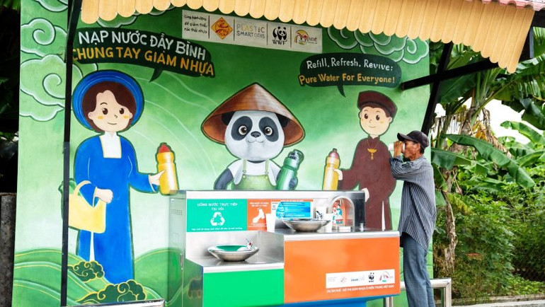 Dự án “Huế - Đô thị giảm nhựa ở miền trung Việt Nam” thời gian qua đã góp phần nâng cao nhận thức và thay đổi hành vi của người dân liên quan đến chất thải nhựa, làm cho TP Huế trở nên xanh, sạch, sáng hơn.