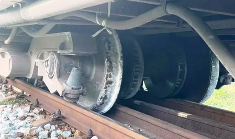 Toa xe bị trật bánh nằm ở cuối đoàn tàu SE2.