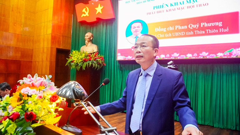 Đồng chí Phó Chủ tịch Ủy ban nhân dân tỉnh Thừa Thiên Huế Phan Quý Phương phát biểu tại hội thảo.