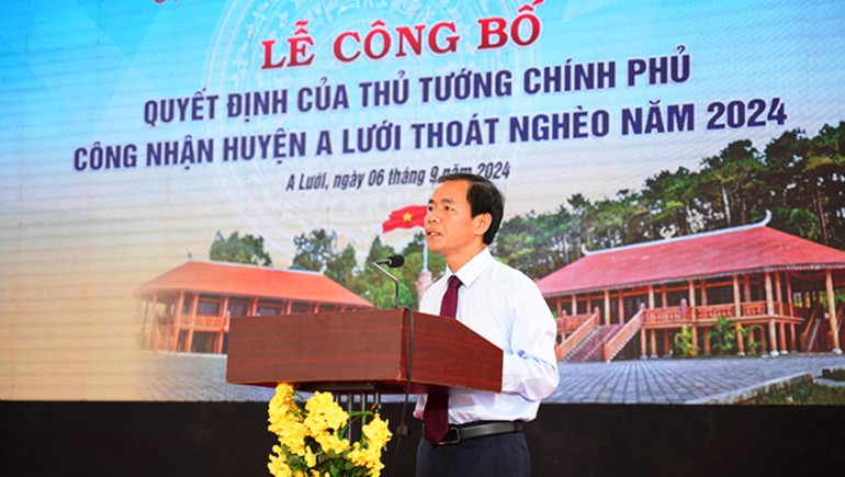 Chủ tịch Ủy ban nhân dân tỉnh Nguyễn Văn Phương phát biểu tại buổi lễ.