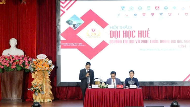 Việc phát triển Đại học Huế thành Đại học Quốc gia được thực hiện thời gian qua theo tinh thần của Nghị quyết số 54, Nghị quyết số 26 của Bộ Chính trị và Nghị quyết số 83 của Chính phủ.
