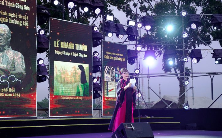 Chương trình nghệ thuật biểu diễn nhạc Trịnh Công Sơn "Chiều trên quê hương tôi".