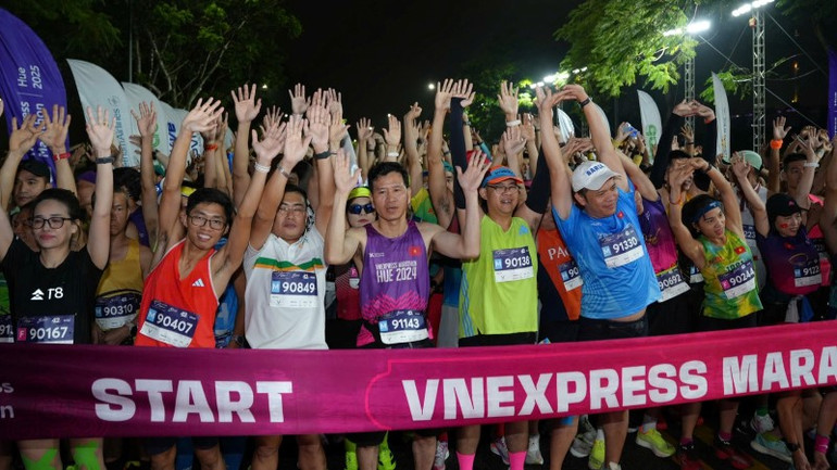 Sôi động Giải VnExpress Marathon Huế 2025 ảnh 2