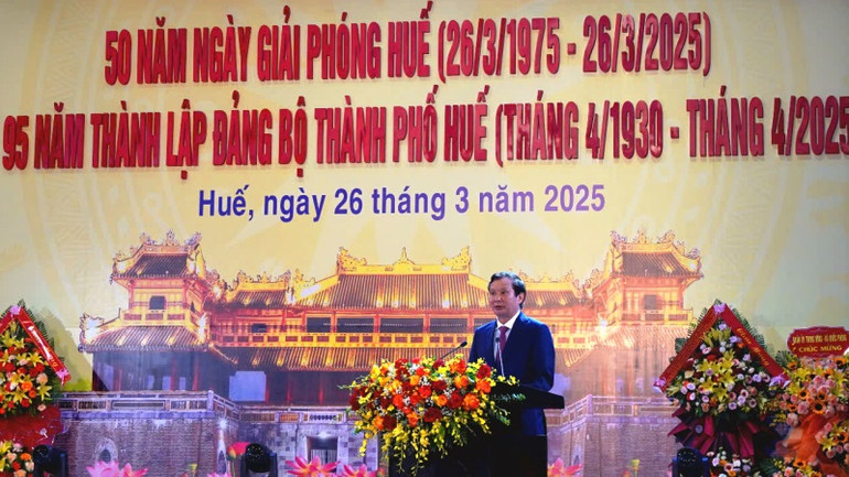 Bí thư Thành ủy Lê Trường Lưu đọc diễn văn tại lễ kỷ niệm.