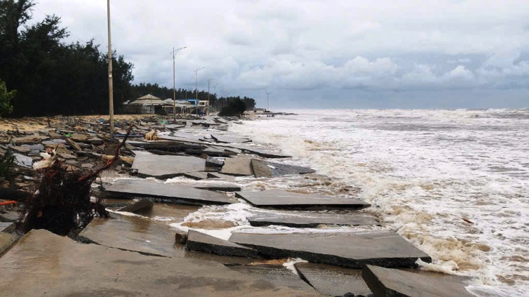 Cơn bão số 6 (Trami) vào cuối tháng 10 vừa qua gây mưa rất to, nước biển dâng cao ở Thừa Thiên Huế.