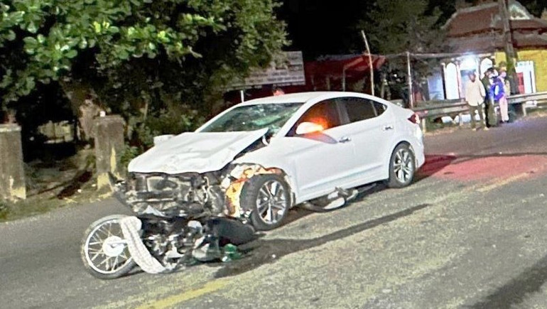 Hiện trường vụ tai nạn trong đêm 24/7 tại Huế khiến 1 người chết tại chỗ, 4 người bị thương.