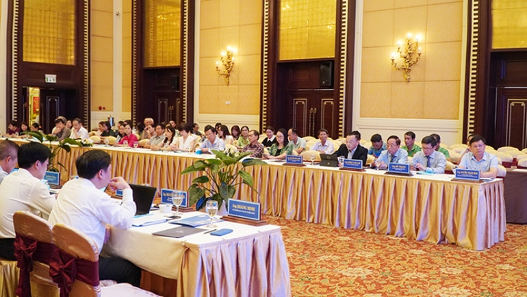 Đông đảo các đại biểu đại diện lãnh đạo các tỉnh, thành phố trong khu vực cùng các ban, ngành, doanh nghiệp tham dự tại hội thảo. Đông đảo các đại biểu đại diện lãnh đạo các tỉnh, thành phố trong khu vực cùng các ban, ngành, doanh nghiệp tham dự tại hội thảo.