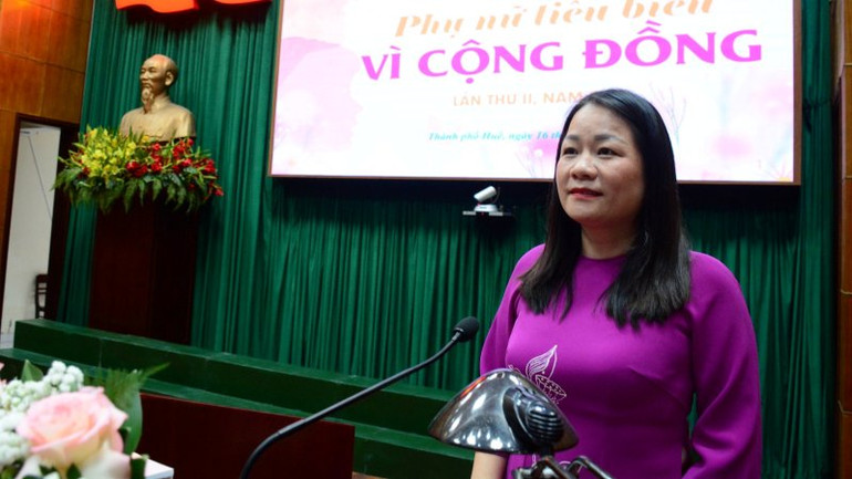 Chủ tịch Hội Liên hiệp Phụ nữ tỉnh Trần Thị Kim Loan phát biểu tại lễ tuyên dương.
