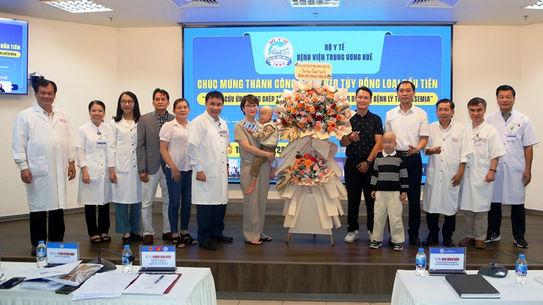 Hai bệnh nhi mắc bệnh tan máu bẩm sinh sức khỏe nhanh chóng hồi phục sau khi được Bệnh viện Trung ương Huế thực hiện ghép tủy đồng loại.
