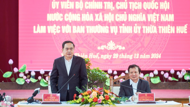 Chủ tịch Quốc hội Trần Thanh Mẫn phát biểu kết luận cuộc làm việc.