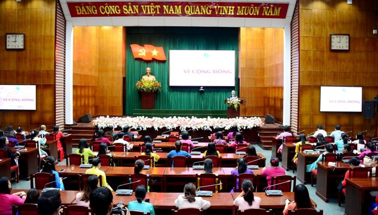 Quang cảnh Chương trình tuyên dương “Phụ nữ tiêu biểu vì cộng đồng” lần 2, năm 2023.