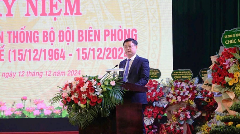 Phó Chủ tịch Thường trực Ủy ban nhân dân tỉnh Nguyễn Thanh Bình đọc diễn văn kỷ niệm. Phó Chủ tịch Thường trực Ủy ban nhân dân tỉnh Nguyễn Thanh Bình đọc diễn văn kỷ niệm.