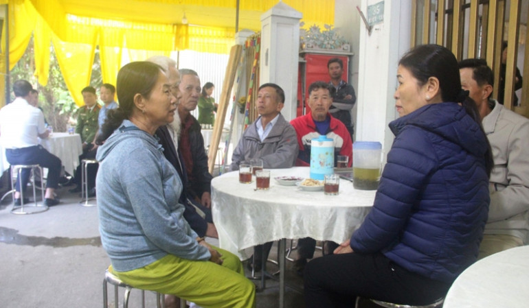 Người thân bàng hoàng, đau xót trước sự hy sinh của đồng chí Trần Duy Hùng.