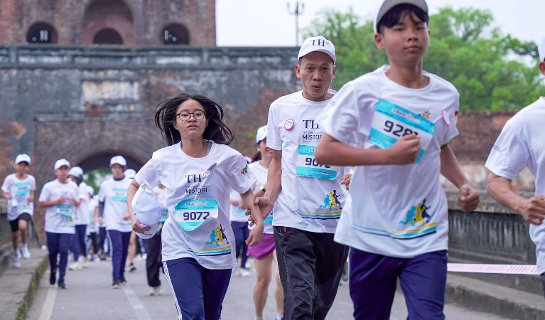 Những bước chạy đồng hành của thầy cô, phụ huynh cùng học sinh tại S-Race