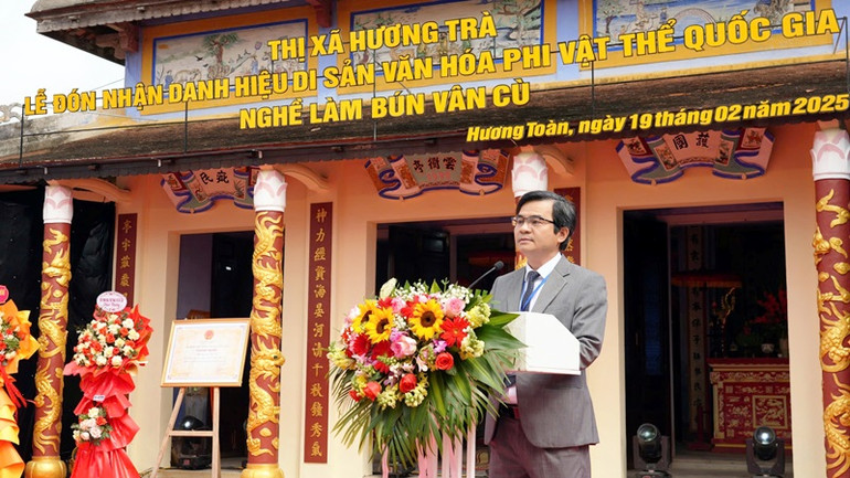 Phó Chủ tịch Ủy ban nhân dân thị xã Hương Trà Đỗ Ngọc An phát biểu tại buổi lễ.