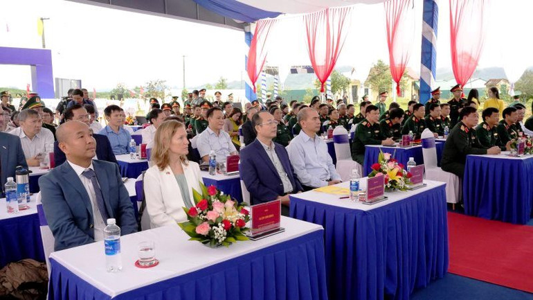 Lãnh đạo các cơ quan, đơn vị thuộc Bộ Quốc phòng và các bộ, ban, ngành Trung ương, địa phương tham dự tại lễ công bố.