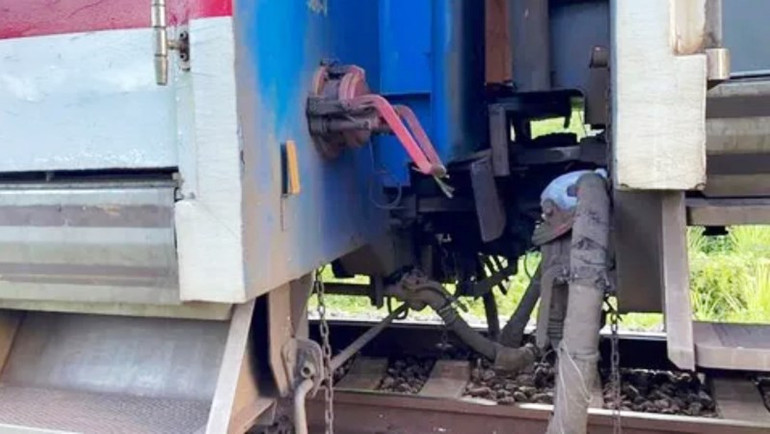 Nguyên nhân vụ tai nạn đang được cơ quan chức năng tại Thừa Thiên Huế điều tra, làm rõ.