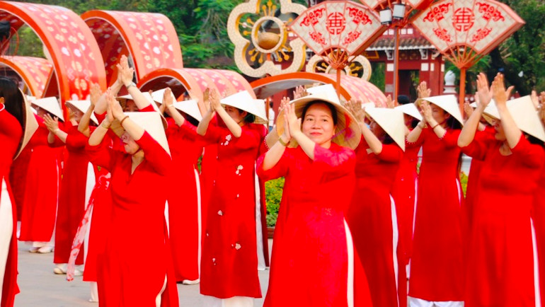 Chương trình thu hút gần 1.000 cán bộ, hội viên phụ nữ và người dân tham gia.