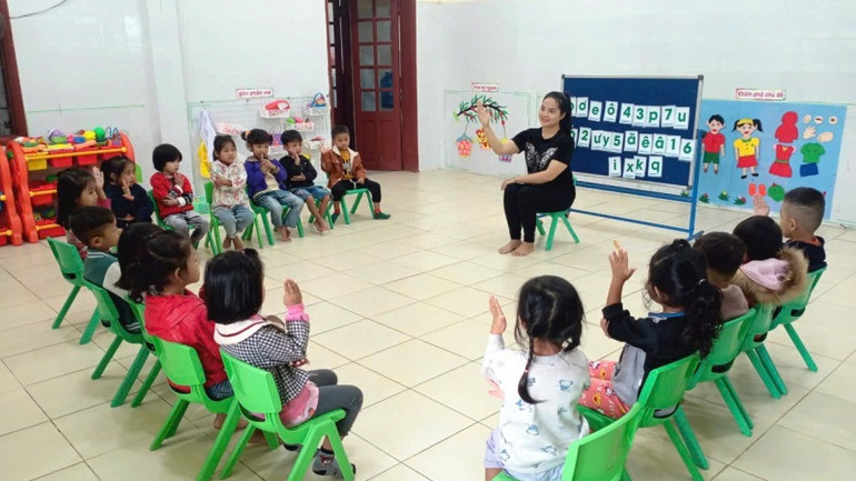 Cô giáo Hồ Thị Dói luôn tâm huyết trong sự nghiệp trồng người.