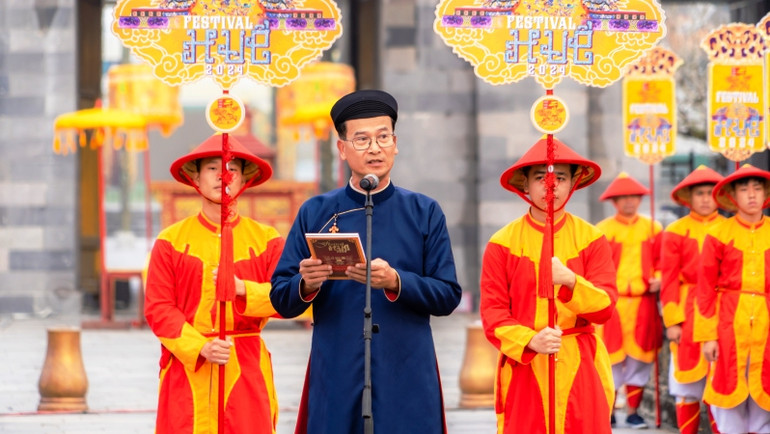 Giám đốc Trung tâm Bảo tồn Di tích Cố đô Huế Hoàng Việt Trung công bố Chương trình Festival Huế 2024.