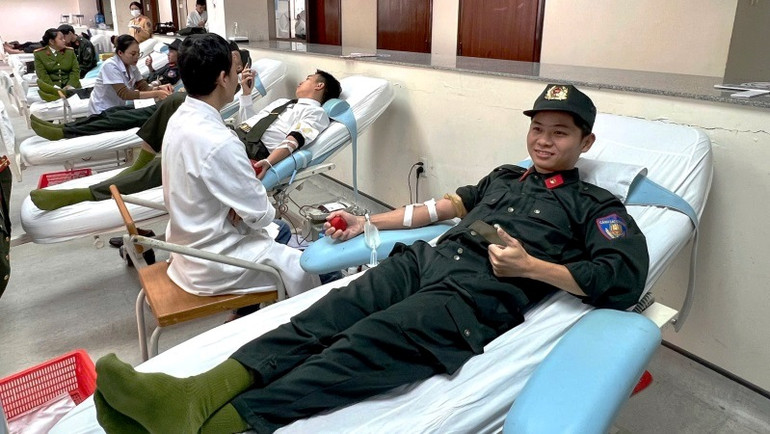 Thông qua hiến máu đã lan tỏa hình ảnh đẹp về người chiến sĩ Công an TP Huế tận tụy, nhân văn, vì nhân dân phục vụ.