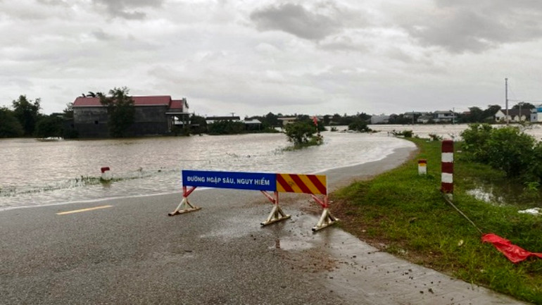 Trong 24 giờ qua, tại địa phương trong tỉnh có mưa, mưa vừa, có nơi mưa to, gây ngập lụt một số tuyến đường.