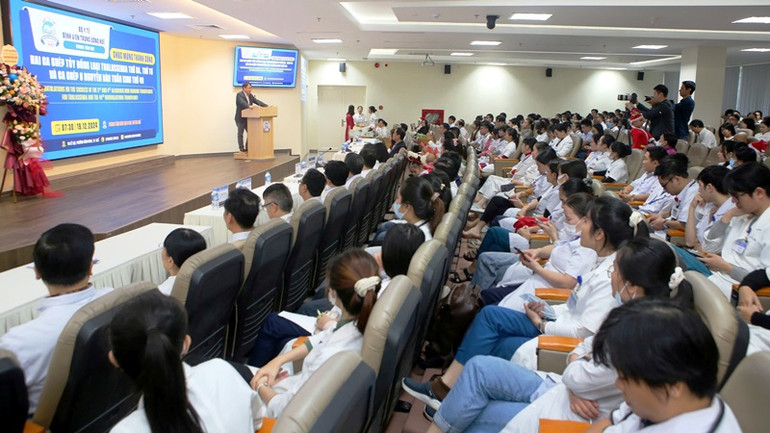 Ghép tủy đồng loại được xem là phương pháp điều trị tối ưu, mang lại cơ hội phục hồi hoàn toàn cho trẻ bị bệnh tan máu bẩm sinh.