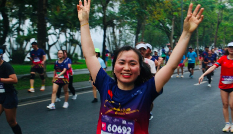 Sôi động Giải VnExpress Marathon Huế 2025 ảnh 11