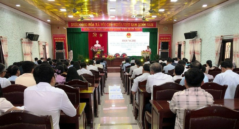 Việc tổ chức hội nghị chuyên đề này hết sức ý nghĩa và thiết thực đối với Hội đồng nhân dân các cấp. (Ảnh:TB)